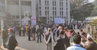 জাতীয় প্রেস ক্লাবের নির্বাচনে ভোটগ্রহণ চলছে জাতীয় প্রেস ক্লাবের নির্বাচনে ভোটগ্রহণ চলছে