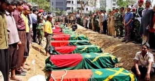 পিলখানা হত্যাযজ্ঞের একযুগ: ডুকরে কাঁদে মানবতা পিলখানা হত্যাযজ্ঞের একযুগ: ডুকরে কাঁদে মানবতা