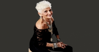 ৮৫ বছরের নারী খুঁজছেন ৩৫ বছরের প্রেমিক