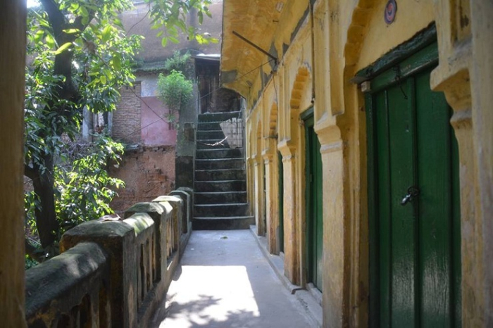 বিউটি বোর্ডিং।