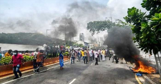 উত্তাল শ্রীলঙ্কা: মন্ত্রী-এমপিদের বাড়িতে আগুন, নিহত ৫