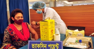 করোনা টিকার নিবন্ধনকারী এক কোটি ১৮ লাখ ছাড়াল করোনা টিকার নিবন্ধনকারী এক কোটি ১৮ লাখ ছাড়াল