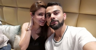 কোহলির মাঝেই শান্তি আনুশকার