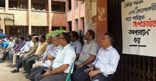 জাবি ভিসির পদত্যাগের দাবিতে উত্তাল ক্যাম্পাস