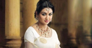 কলকাতার নতুন ছবিতে জয়া