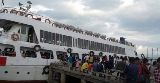 নৌযান চলাচল বন্ধ, সেন্টমার্টিনে আটকে পড়লো পর্যটকরা