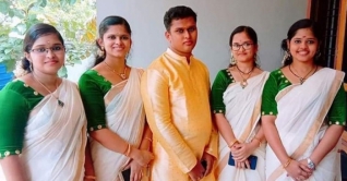 একই দিনে যমজ চার বোনের বিয়ে একই দিনে যমজ চার বোনের বিয়ে