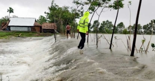 আম্পানের প্রভাবে দেশের বিস্তীর্ণ নিম্নাঞ্চল প্লাবিত