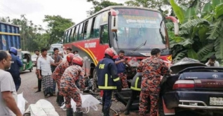 কুড়িগ্রামে সড়কে একই পরিবারের তিনজনসহ নিহত ৪