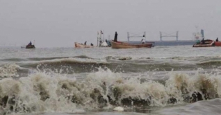 বঙ্গোপসাগরে লঘুচাপ, সমুদ্রবন্দরে ৪ নম্বর সতর্কতা বঙ্গোপসাগরে লঘুচাপ, সমুদ্রবন্দরে ৪ নম্বর সতর্কতা