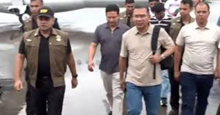সিলেট পৌঁছেছেন প্রধানমন্ত্রী, সড়কপথে মৌলভীবাজার যাত্রা সিলেট পৌঁছেছেন প্রধানমন্ত্রী, সড়কপথে মৌলভীবাজার যাত্রা