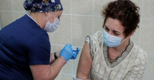 ভারতীয় স্ট্রেইন প্রতিরোধে কার্যকর অক্সফোর্ডের টিকা: পিএইচই ভারতীয় স্ট্রেইন প্রতিরোধে কার্যকর অক্সফোর্ডের টিকা: পিএইচই