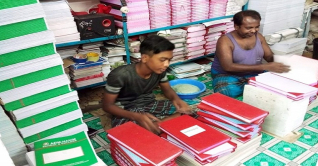 হারিয়ে যাচ্ছে হালখাতা প্রথার রীতি হারিয়ে যাচ্ছে হালখাতা প্রথার রীতি