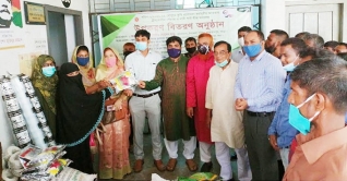 বগুড়ায় প্রান্তিক কৃষকদের পেঁয়াজ-পাট বীজ বিতরণ