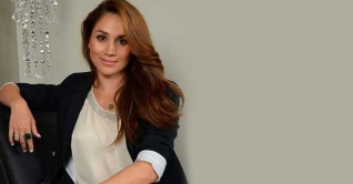 মেগানকে রাজপরিবার ছেড়ে দিতে বলেছেন ‘রানি’!