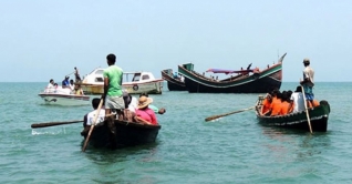 ৬৫ দিন সাগরে মাছ ধরা নিষেধ