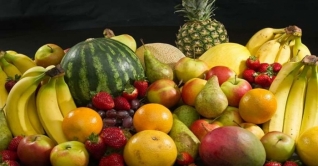 গরমে ত্বক উজ্জ্বল করবে পাঁচ ফল গরমে ত্বক উজ্জ্বল করবে পাঁচ ফল