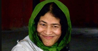 যমজ সন্তানের মা হলেন লৌহমানবী ইরম শর্মিলা যমজ সন্তানের মা হলেন লৌহমানবী ইরম শর্মিলা
