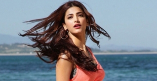 নেশায় আসক্তি নিয়ে মুখ খুললেন শ্রুতি হাসান