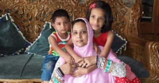 দুই বাচ্চা নিয়ে সুইসাইড করলে আপনারা খুশি হবেন: বুবলী দুই বাচ্চা নিয়ে সুইসাইড করলে আপনারা খুশি হবেন: বুবলী