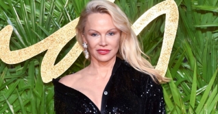 পঞ্চমবারের মতো বিয়ে করলেন পামেলা আন্ডারসন