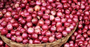 ১১ দেশ থেকে আসছে ছয় লাখ টন পেঁয়াজ