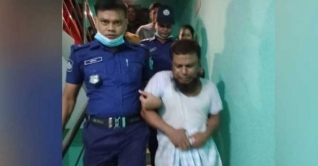 দুই বোনকে ধর্ষণ, দরজা ভেঙে ধর্ষককে গ্রেফতার
