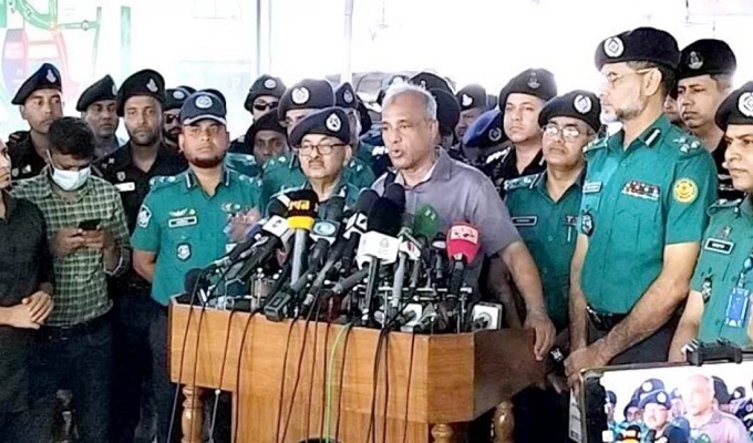 স্বরাষ্ট্র উপদেষ্টা লেফটেন্যান্ট জেনারেল (অব.) জাহাঙ্গীর আলম চৌধুরী