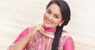 আমার ছেলে বন্ধুর সংখ্যা একটু বেশি: সোনাক্ষি