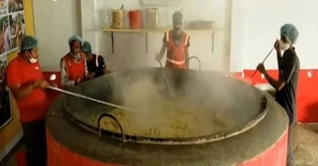 দেশের সর্ববৃহৎ কড়াই, একসঙ্গে তিন হাজার মানুষের রান্না