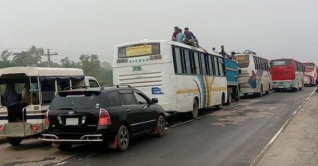 বঙ্গবন্ধু সেতু এলাকায় ৪০ কিলোমিটার যানজট