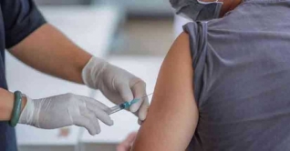 ভারতে বেসরকারি হাসপাতালে টিকার খরচ ২৫০ টাকা