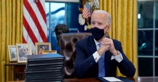 সিনেটে বাইডেনের ১.৯ ট্রিলিয়ন ডলারের করোনা বিল পাস সিনেটে বাইডেনের ১.৯ ট্রিলিয়ন ডলারের করোনা বিল পাস