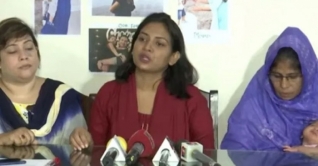 সাবেক অ্যাটর্নি জেনারেলের বিরুদ্ধে নির্যাতনের অভিযোগ পুত্রবধূর