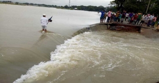 সিলেটে বন্যা পরিস্থিতি অপরিবর্তিত, বাড়ছে দুর্ভোগ
