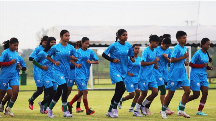 বাংলাদেশ অনূর্ধ্ব-২০ নারী ফুটবল দল। ছবি: বাফুফে  