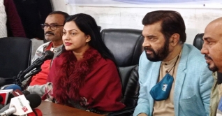 নির্বাচন কমিশনার আমার কাছে ২টা চুমু চেয়েছিলেন: নিপুণ