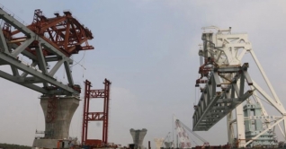 পদ্মা সেতুতে ১০ দিনের মাথায় বসছে নতুন স্প্যান