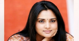 মানহানির মামলায় ৫০ লাখ পেলেন অভিনেত্রী