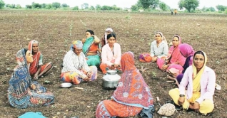 ভারতে ৩০ হাজার নারী শ্রমিকের জরায়ু কর্তন ভারতে ৩০ হাজার নারী শ্রমিকের জরায়ু কর্তন