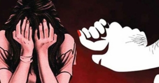 রামপুরায় দুই তরুণীকে নির্যাতন, গ্রেফতার ১