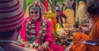 বিয়ে সেরে ফেললেন অপর্ণা ঘোষ বিয়ে সেরে ফেললেন অপর্ণা ঘোষ