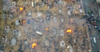 করোনায় ভারতে দৈনিক শনাক্ত ও মৃত্যু কিছুটা কমলো করোনায় ভারতে দৈনিক শনাক্ত ও মৃত্যু কিছুটা কমলো