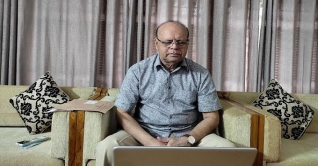 দারিদ্র্য বিমোচনে সরকার অগ্রাধিকার ভিত্তিতে কাজ করছে