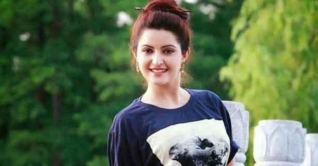 পুলিশ হবার স্বপ্ন পূরণ পরীমনির!