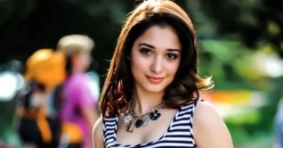 করোনায় আক্রান্ত তামান্না ভাটিয়া করোনায় আক্রান্ত তামান্না ভাটিয়া