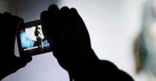 বিবস্ত্র করে নারীকে নির্যাতন: ১৪ জনের নামে চার্জশিট বিবস্ত্র করে নারীকে নির্যাতন: ১৪ জনের নামে চার্জশিট