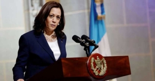 অবৈধভাবে যুক্তরাষ্ট্রে আসবেন না: কমলা হ্যারিস