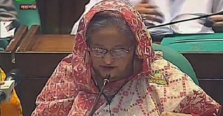সংসদে বিরল চিত্র, বাজেট দিচ্ছেন প্রধানমন্ত্রী সংসদে বিরল চিত্র, বাজেট দিচ্ছেন প্রধানমন্ত্রী
