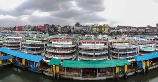 করোনা রোধে অর্ধেক যাত্রী নিয়ে চলবে লঞ্চ, ভাড়ার সিদ্ধান্ত কাল